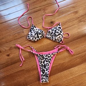 NWOT Junior's Leopard Print Bikini Size S
